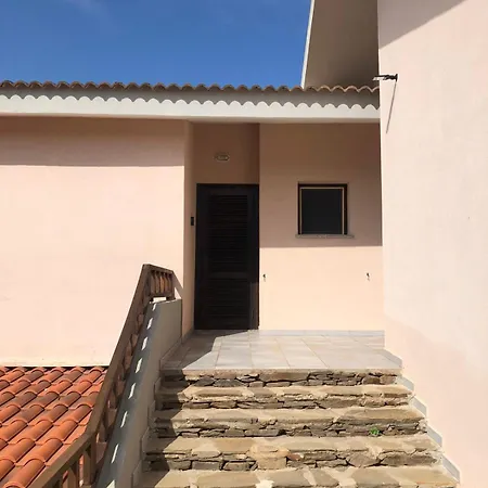 Semesterbostad Casa Tra Ginepri E Mare *